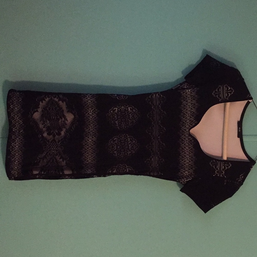 Only worn once too small for me